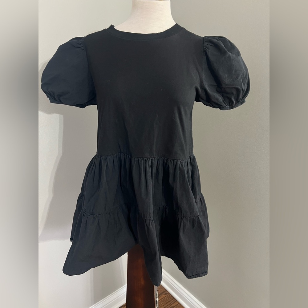 Vestique  Women's Tiered Black Mini Dress Puff Sleeves size medium